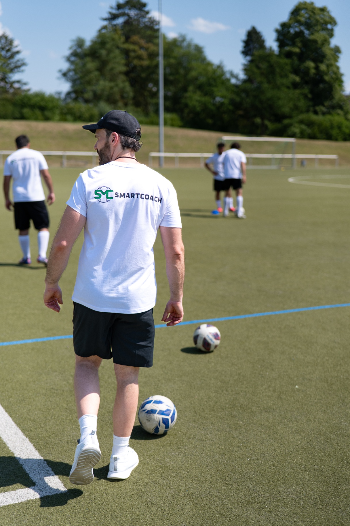 SMARTCOACH Trainingstrikots in der Kabine